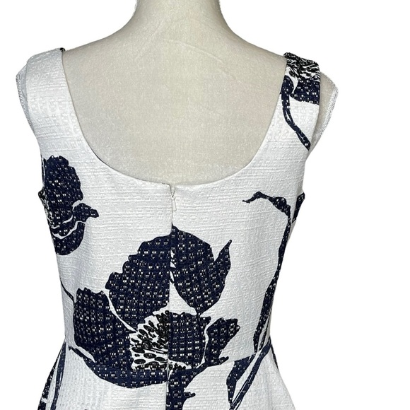 W by Worth Women’s Textured Floral Print Dress Size 4 Sleeveless Fit & Flared - Picture 5 of 8